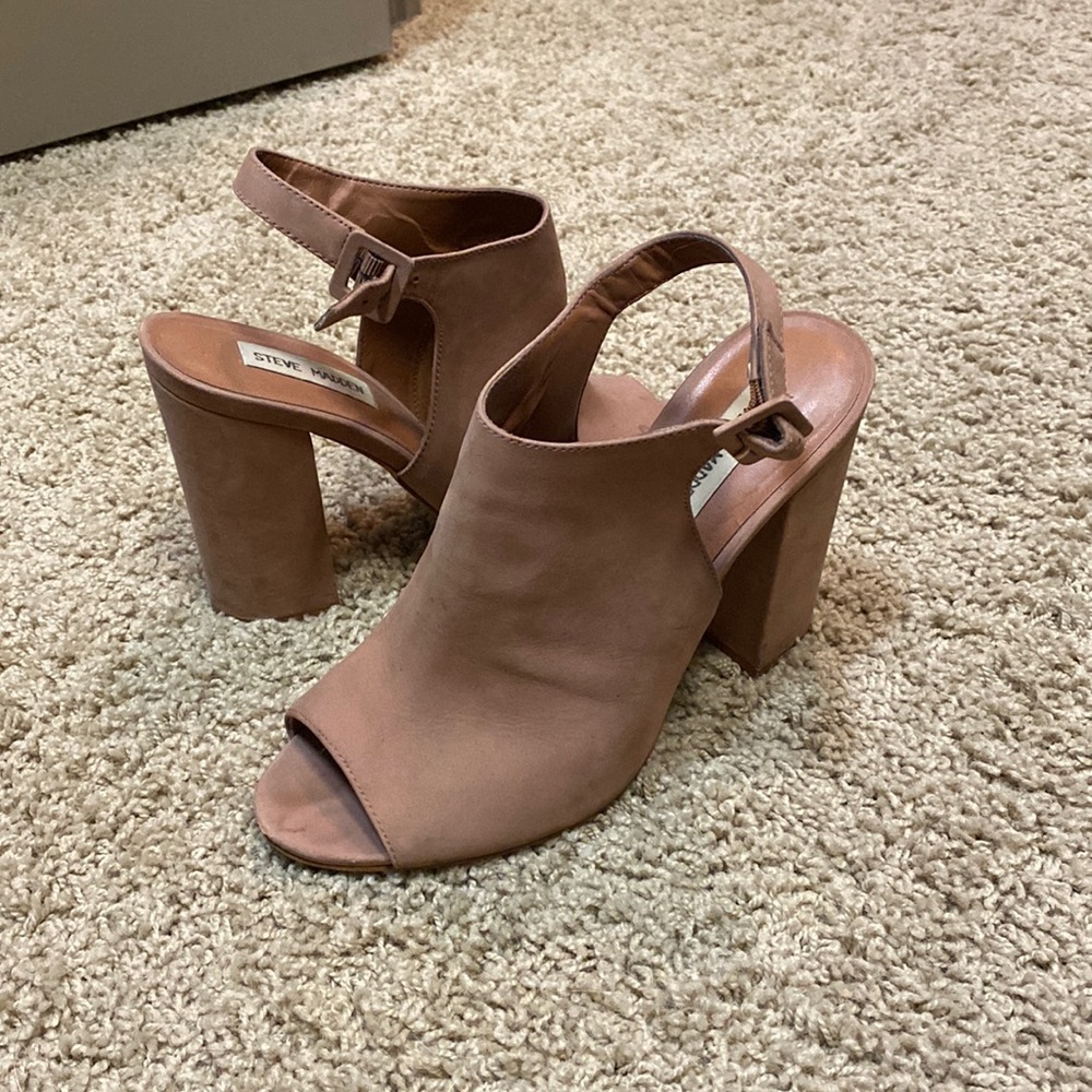 Chunky heel shoes